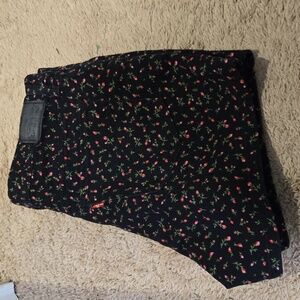Levis Black Floral‎ Shorts